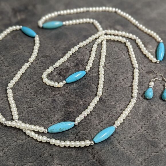 Vintage Faux Pearls and Blue Howelite Bead Necklace w/ Matching Pierced Earrings - Picture 12 of 12